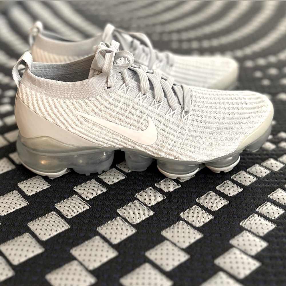 Women’s Nike Air Vapormax Flynit 3 size 6.5 White/Pure Platinum